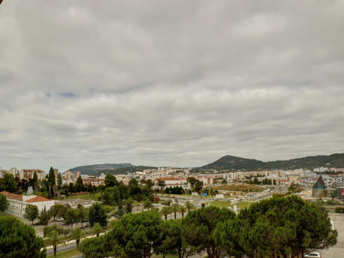 Balcony With View, Private Garage, An Elevator Apartment Setubal Ngoại thất bức ảnh