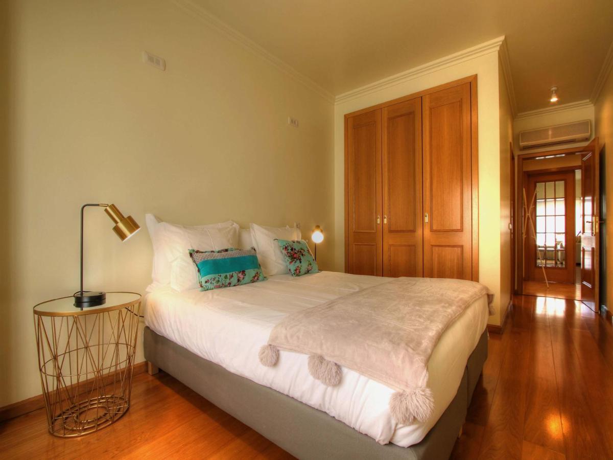 Balcony With View, Private Garage, An Elevator Apartment Setubal Ngoại thất bức ảnh