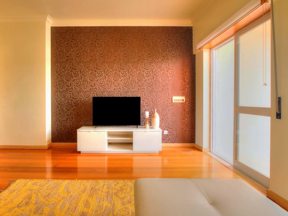 Balcony With View, Private Garage, An Elevator Apartment Setubal Ngoại thất bức ảnh