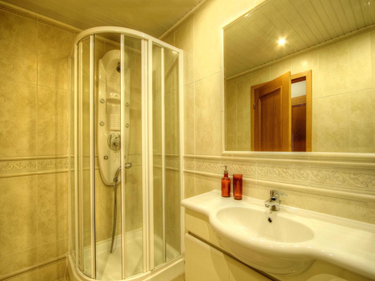 Balcony With View, Private Garage, An Elevator Apartment Setubal Ngoại thất bức ảnh